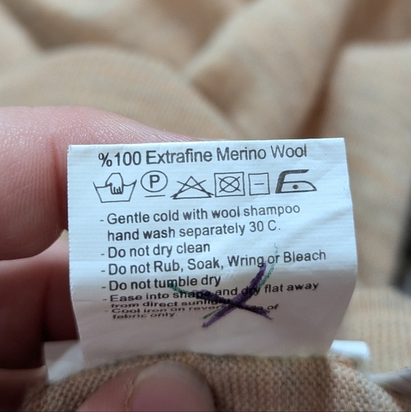 ✨3/$15 Club Beymen tan extrafine merino wool sheer lightweight sweater M - Picture 10 of 10